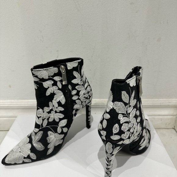 ZARA BOOTIES - Picture 3 of 4